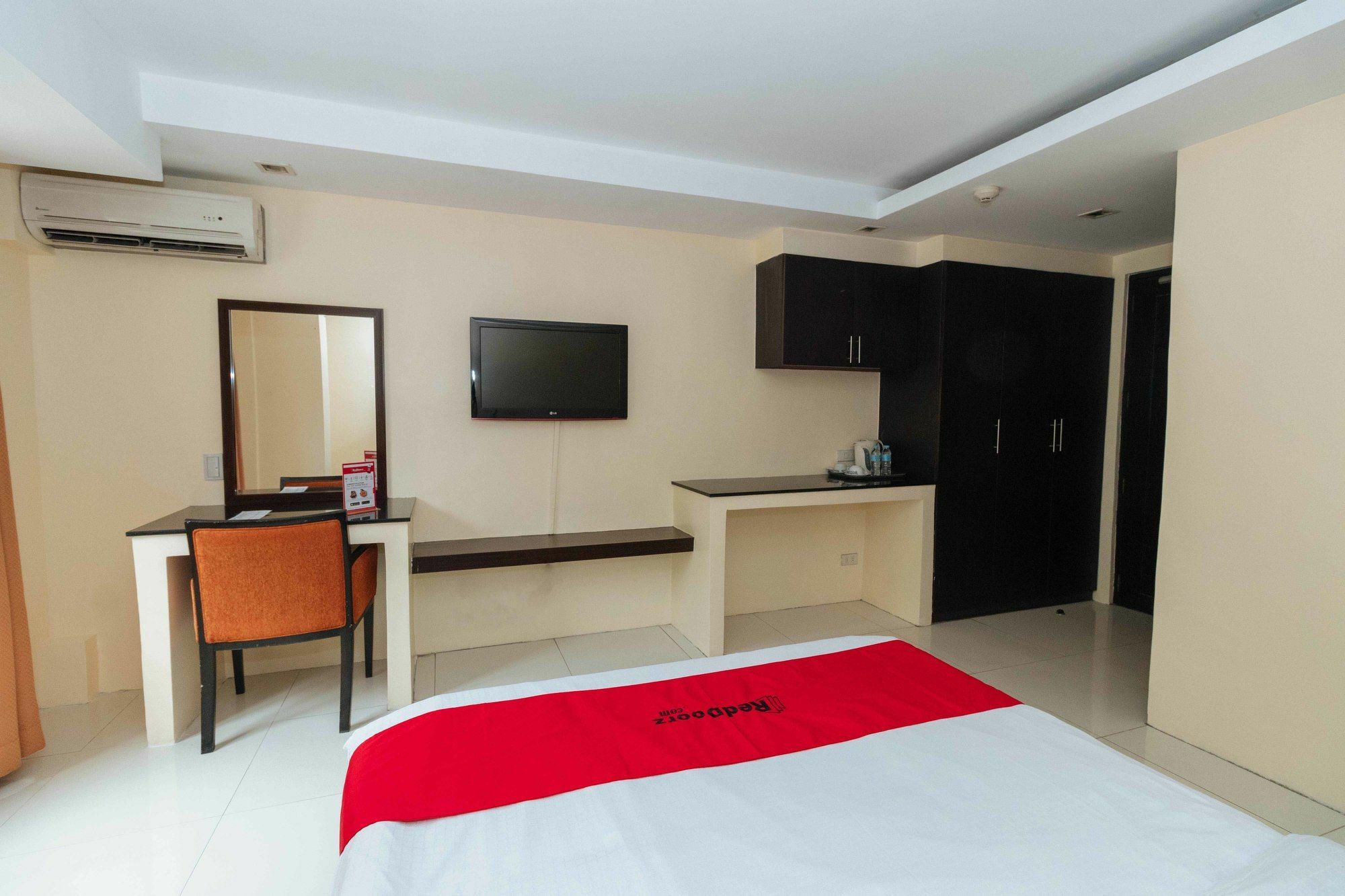 Reddoorz Near Quezon City Circle Екстериор снимка
