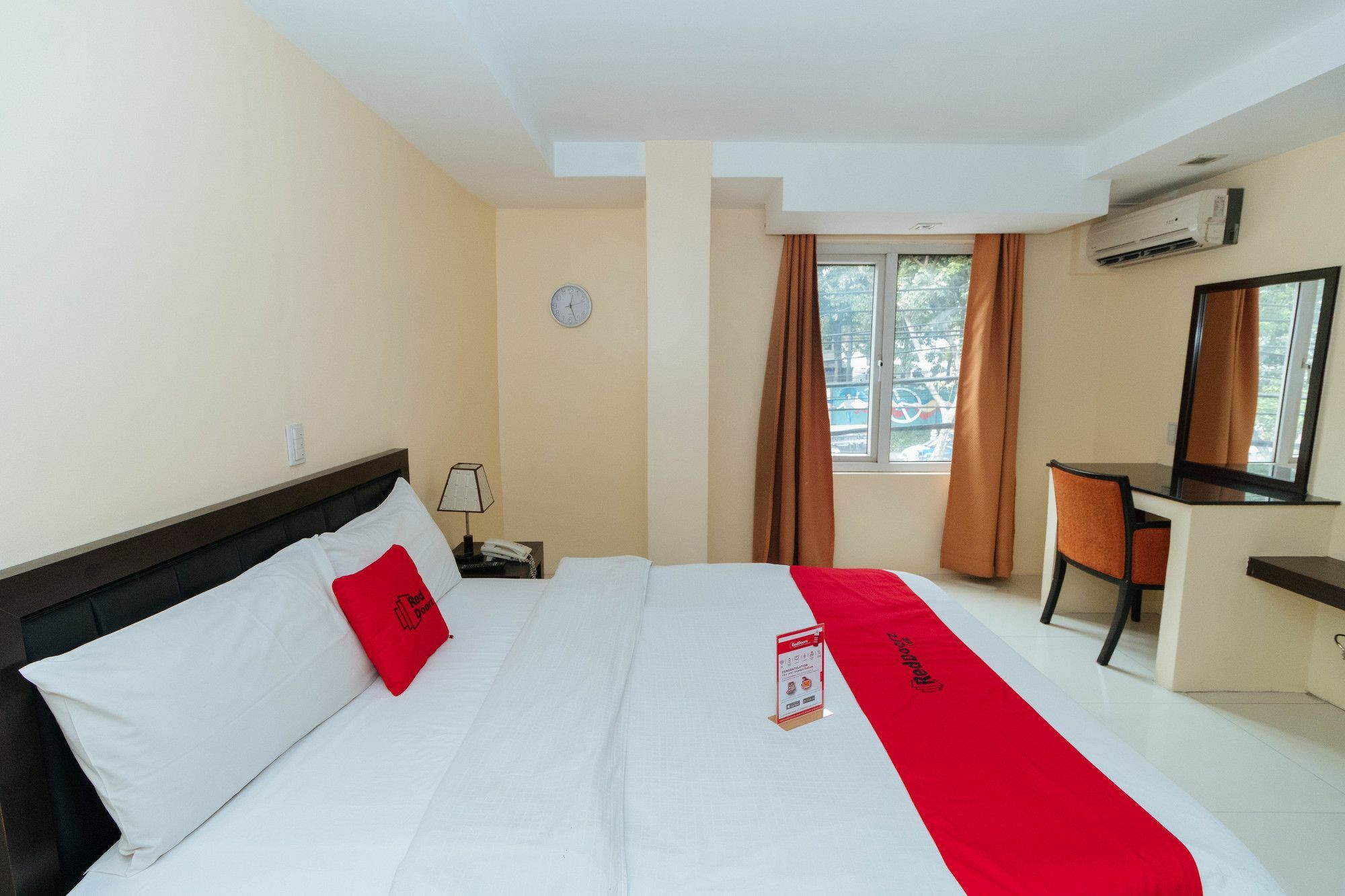 Reddoorz Near Quezon City Circle Екстериор снимка