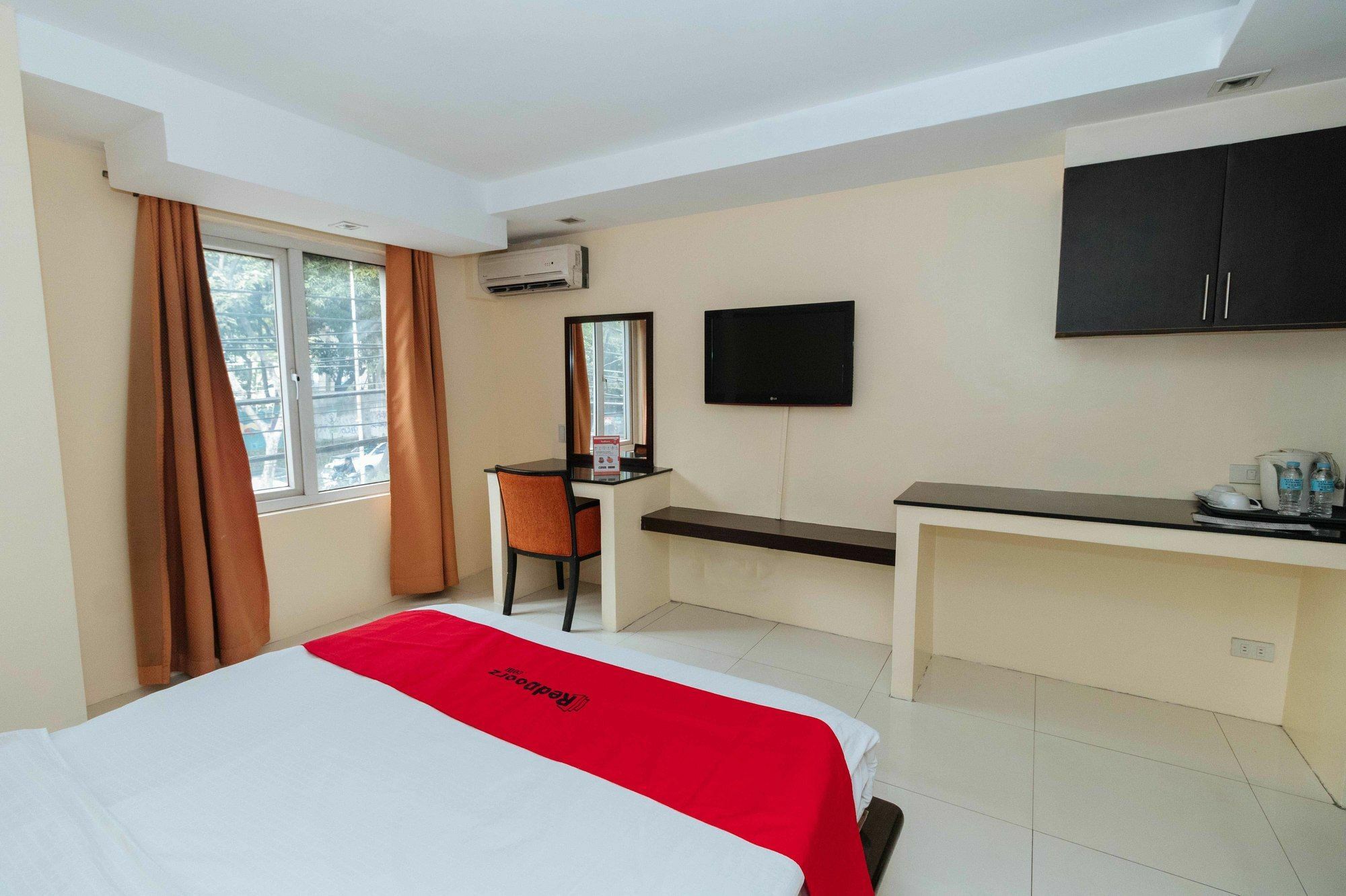 Reddoorz Near Quezon City Circle Екстериор снимка